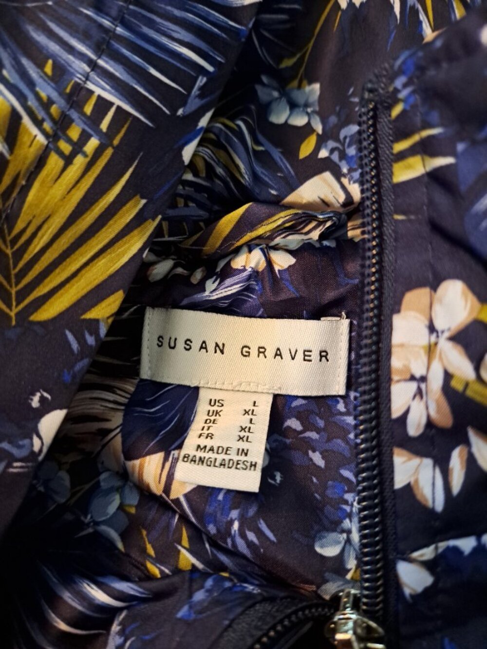Susan Graver hooded foldable rain jacket with tropical floral&palm leaf print - Picture 5 of 11